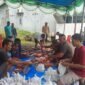 Suasana penuh kebersamaan dan semangat gotong royong mewarnai pelaksanaan penyembelihan hewan kurban di Masjid Ajir Tabi’in, Kelurahan Ngade RT 08, usai Sholat Idul Adha 1447 Hijriah. || dok : Kasedata