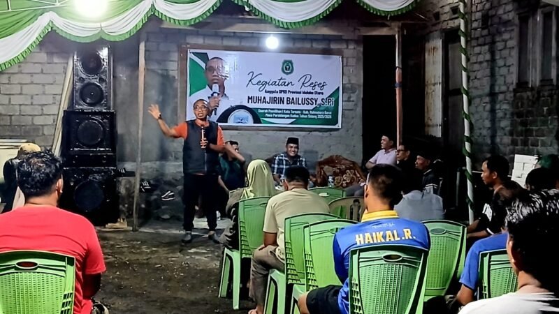 Jaring aspirasi anggota DPRD Maluku Utara, Muhajirin Bailussy di Kelurahan Kalumata, Kecamatan Ternate Selatan. || dok : Ilham/Kasedata