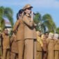 Gubernur Maluku Utara, Sherly Tjoanda, memimpin Apel Gabungan Aparatur Sipil Negara (ASN) lingkup Pemerintah Provinsi Maluku Utara di Halaman Kantor Gubernur, Sofifi. || dok : Ilham/Kasedata