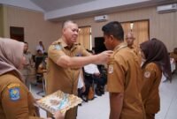 Staf Ahli Gubernur Bidang Hukum, Politik, dan Pemerintahan, Fachruddin Tukuboya, saat membuka pelatihan digital talent. || dok : Humas/Adpim Malut