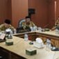Wakil Gubernur Maluku Utara, H. Sarbin Sehe bergerak cepat merespons isu budaya dan infrastruktur saat menerima audiensi Persatuan Pemuda Pagu di Ruang Rapat Wagub.|| dok : Humas/Adpim Malut
