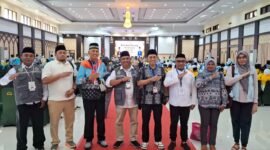 Setelah sempat tertunda akibat gangguan kesehatan, calon jemaah haji asal Kota Ternate, Latuwo Mappe Kulu, akhirnya resmi diberangkatkan ke Tanah Suci untuk menunaikan ibadah haji 2026. || dok : Karsi/Kasedata