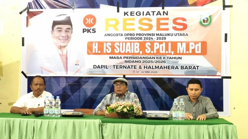 Anggota DPRD Maluku Utara dari Fraksi PKS, H. Is Suaib, saat menggelar reses masa persidangan kedua tahun sidang 2025-2026 di SMA Negeri 2 Kota Ternate. || dok : Ilham/Kasedata