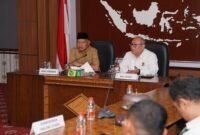 Wakil Gubernur Maluku Utara memimpin Rakor untuk merespons kelangkaan Bahan Bakar Minyak (BBM) subsidi jenis Solar yang belakangan mulai dikeluhkan masyarakat di sejumlah wilayah Maluku Utara. || dok : Humas/Adpim Malut