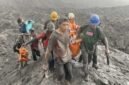 Proses evakuasi korban meninggal pendaki gunung dukono  [Foto : istimewa]