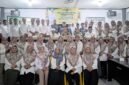 Farida Djama, saat menggekar reses di SMA Negeri 1 Ternate [Foto : sukarsi/kasedata]