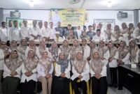 Farida Djama, saat menggekar reses di SMA Negeri 1 Ternate [Foto : sukarsi/kasedata]