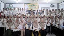 Farida Djama, saat menggekar reses di SMA Negeri 1 Ternate [Foto : sukarsi/kasedata]