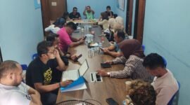 KONI Kota Ternate saat menggelar rapat evaluasi sekaligus pemantapan jelang keberangkatan kontingen PORPROV 2026 [dok : kasedata]