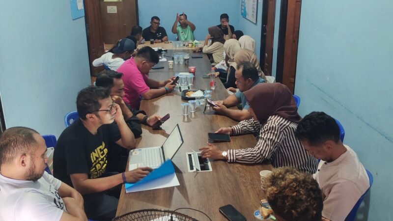 KONI Kota Ternate saat menggelar rapat evaluasi sekaligus pemantapan jelang keberangkatan kontingen PORPROV 2026 [dok : kasedata]