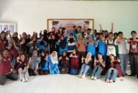 Mahasiswa KKSD UMMU Kelompok 3 dalam kegiatan sosialisasi bahaya narkotika [dok : kasedata]