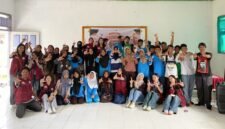Mahasiswa KKSD UMMU Kelompok 3 dalam kegiatan sosialisasi bahaya narkotika [dok : kasedata]