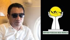 {