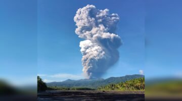 Letusan Gunung Dukono yang terjadi pada Jumat hari ini [Foto : istimewa] 