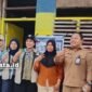 Kabalai Sulawesi I, Erpika Ansela Surira bersama istri dari Junaidi Albugis beserta Sekda Kota Ternate Rizal Marsaoly dan Kadisperkimtan Toony S. Pontoh usai kegiatan zoom meating dengan Kementerian PKP yang berlangsung di Kelurahan Kastela [Foto : kasedata]