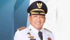 Eks atau mantan Bupati Pulau Taliabu dua periode, Aliong Mus [Foto : istimewa]
