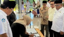 Prosesi pelantikan pengurus MKKS dan MGMP SMA, SMK, dan SLB Kota Ternate periode 2026–2029 di Aula SMA Negeri 5 Ternate. Tampak hadir juga Sekda Maluku Utara, Samsuddin A. Kadir. || dok : Ilham/Kasedata