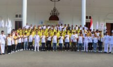 Bupati Lepas Kontingen Kepulauan Sula ke PORPROV Malut