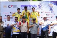 Atlet balap sepeda Kota Ternate saat berhasil menguasai podium dengan meraih medali emas, perak, dan perunggu [Foto : kelana/kasedata]