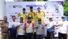 Atlet balap sepeda Kota Ternate saat berhasil menguasai podium dengan meraih medali emas, perak, dan perunggu [Foto : kelana/kasedata]