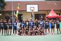 Foto bersama tim bola basket putra bersama Perbasi Kota Ternate usai mengalahkan Halmahera Tengah di laga perdana PORPROV Malut