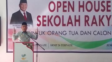 Wali Kota Ternate saat memberi sambutan pada kegiatan open house sekolah rakyat [Foto : iin afriyanti/kasedata]