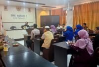 Kadikbud Maluku Utara, Abubakar Abdullah bersama para Kepala SMA se-Kota Ternate dan pengelola lembaga bimbingan belajar (Bimbel) guna memperkuat kualitas pembelajaran sekaligus meningkatkan daya saing peserta didik. || dok : Kasedata