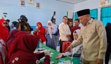 Wakil Gubernur Maluku Utara meninjau langsung pelaksanaan Pengecekan Kesehatan Gratis (PKG) bagi pelajar di SMA Negeri 3 Kota Ternate. || dok : Ilham/Kasedata