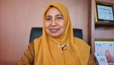 Kepala SMA Negeri 5 Kota Ternate, Dra. Difa Fara. || dok : Ilham/Kasedata