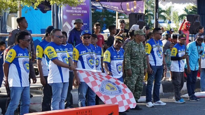 Sekda Provinsi Maluku Utara secara resmi membuka kegiatan Drag Bike dan Drag Race Gubernur Maluku Utara Cup II serta Kejuaraan Daerah Road Race Piala Gubernur Maluku Utara 2026. || dok : Kasedata