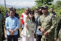Gubernur Maluku Utara Sherly Tjoanda bersama Kepala Staf Umum (Kasum) TNI, Letnan Jenderal TNI Richard Taruli Horja Tampubolon, meninjau langsung lokasi Proyek Strategis Nasional (PSN) di eks HGB PT Darko. || dok : Kasedata
