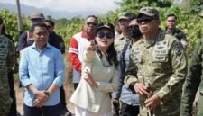 Gubernur Maluku Utara Sherly Tjoanda bersama Kepala Staf Umum (Kasum) TNI, Letnan Jenderal TNI Richard Taruli Horja Tampubolon, meninjau langsung lokasi Proyek Strategis Nasional (PSN) di eks HGB PT Darko. || dok : Kasedata