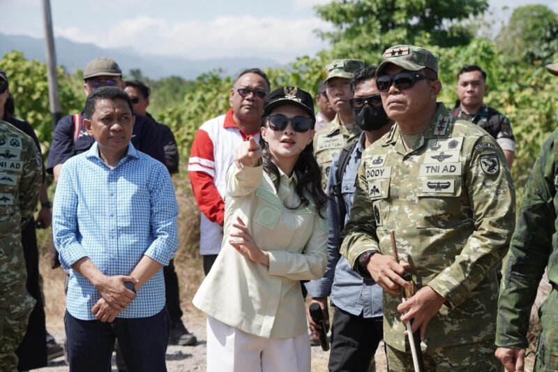 Gubernur Maluku Utara Sherly Tjoanda bersama Kepala Staf Umum (Kasum) TNI, Letnan Jenderal TNI Richard Taruli Horja Tampubolon, meninjau langsung lokasi Proyek Strategis Nasional (PSN) di eks HGB PT Darko. || dok : Kasedata