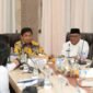 Rapat koordinasi program pembangunan kawasan transmigrasi yang dihadiri Wakil Menteri Transmigrasi RI, Viva Yoga Mauladi. || dok : Kasedata
