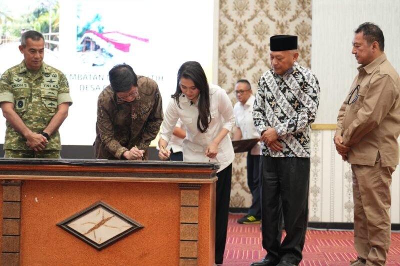 Gubernur Maluku Utara, Sherly Tjoanda menghadiri temu Sinergi Pemerintah Provinsi Maluku Utara dan Harita Nickel yang berlangsung di Aula Nuku, Kantor Gubernur Sofifi. || dok : Kasedata
