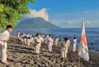 GABDIKA Malut saat menggelar Gashuku dan Ujian Kenaikan Sabuk Perdana yang berlangsung di Pantai Tobololo Kota Ternate