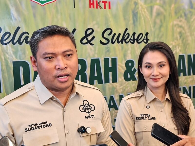 Kepala BGN Sudaryono didampingi Gubernur Maluku Utara Sherly Tjoanda, memberikan keterangan pers kepada awak media. || Foto : Kasedata.id