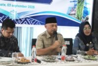 Wakil Gubernur Maluku Utara H. Sarbin Sehe saat membuka Rapat Koordinasi Pembahasan Materi Acara NMIBF 2026. || dok : Kasedata