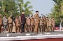Wakil Gubernur, H. Sarbin Sehe memimpin apel pagi bersama seluruh ASN Pemprov Maluku Utara. || Foto : Kasedata.id