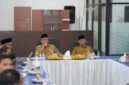 Wali Kota Ternate saat memimpin rapat tindaklanjut laporan atas 22 rekomendasi dari KPK