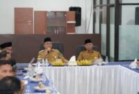 Wali Kota Ternate saat memimpin rapat tindaklanjut laporan atas 22 rekomendasi dari KPK