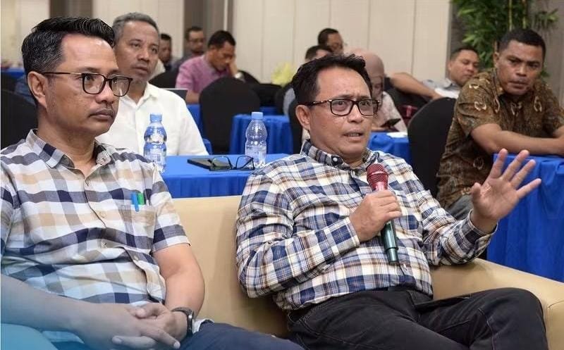 Kadikbud Maluku Utara, Abubakar Abdullah didampingi Sekretaris Dinas, Sofyan. || Foto : Kasedata.id