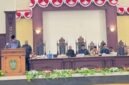 Wakil bupati ketika menyampaikan rancangan kebijakan umum perubahan APBD serta Prioritas dan Plafon Anggaran Sementara Perubahan Tahun Anggaran 2026 di ruang Paripurna DPRD kabupaten Kepulauan Sula [dok : karno/kasedata]