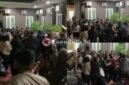 Korban investasi zahra berkah di halaman Mapolres Ternate [dok : kasedata]