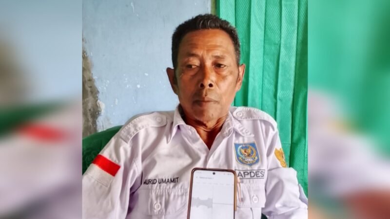 Kepala Desa Kabau Pante Murid Umamit, saat diwawancarai [dok : karno/kasedata]
