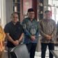 Sekretaris Daerah, Samsuddin Abdul Kadir, didampingi Kepala Dinas PUPR Risman Iriyanto Djafar dan Kepala Biro Pengadaan Barang/Jasa Setda Maluku Utara Hairil Hi. Hukum saat berada di kantor LKPP RI di Jakarta. || Foto : Kasedata.id