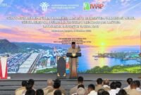 Presiden Prabowo Subianto tiba di kawasan Indonesia Weda Bay Industrial Park (IWIP), Kabupaten Halteng Maluku Utara guna meresmikan 11 proyek hilirisasi. || Foto : Kasedata.id