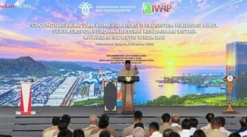Presiden Prabowo Subianto tiba di kawasan Indonesia Weda Bay Industrial Park (IWIP), Kabupaten Halteng Maluku Utara guna meresmikan 11 proyek hilirisasi. || Foto : Kasedata.id