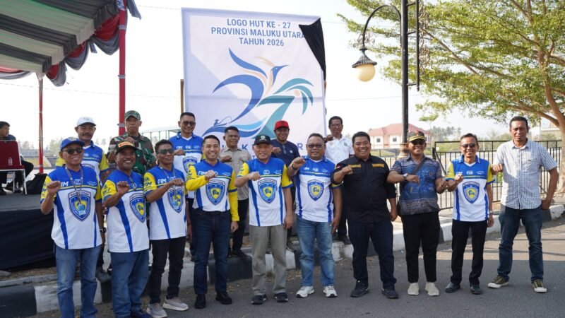 Wakil Gubernur Maluku Utara, H. Sarbin Sehe, secara resmi meluncurkan logo Hari Jadi ke-27. || Foto : Kasedata.id