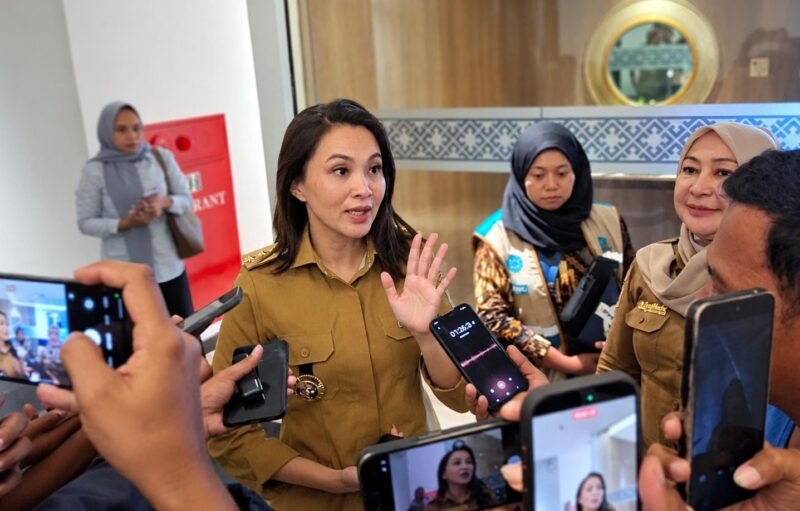 Gubernur Maluku Utara, Sherly Tjoanda Laos di wawancarai sejumlah awak media. || Foto : Kasedata.id